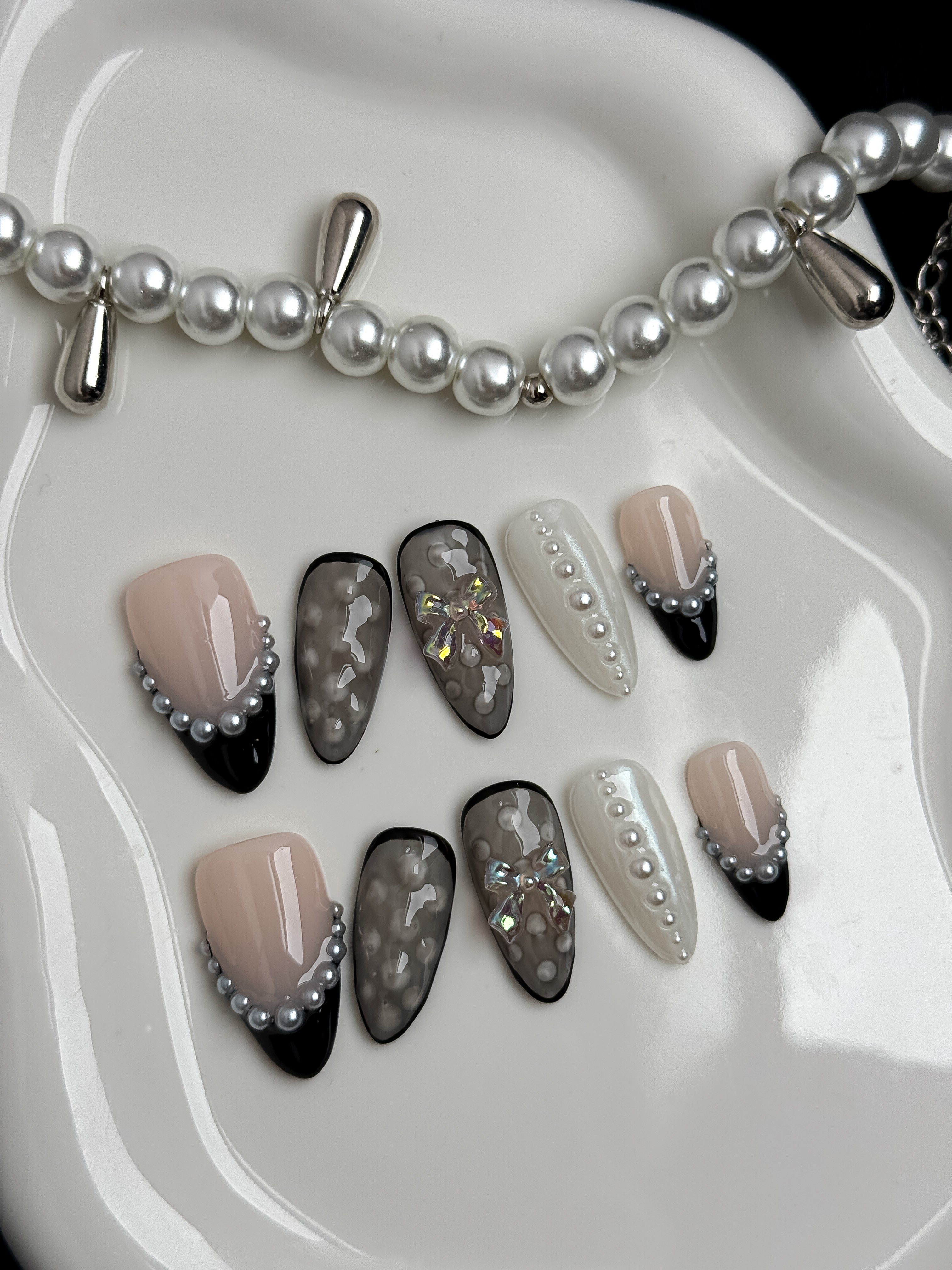 Pearl Noir