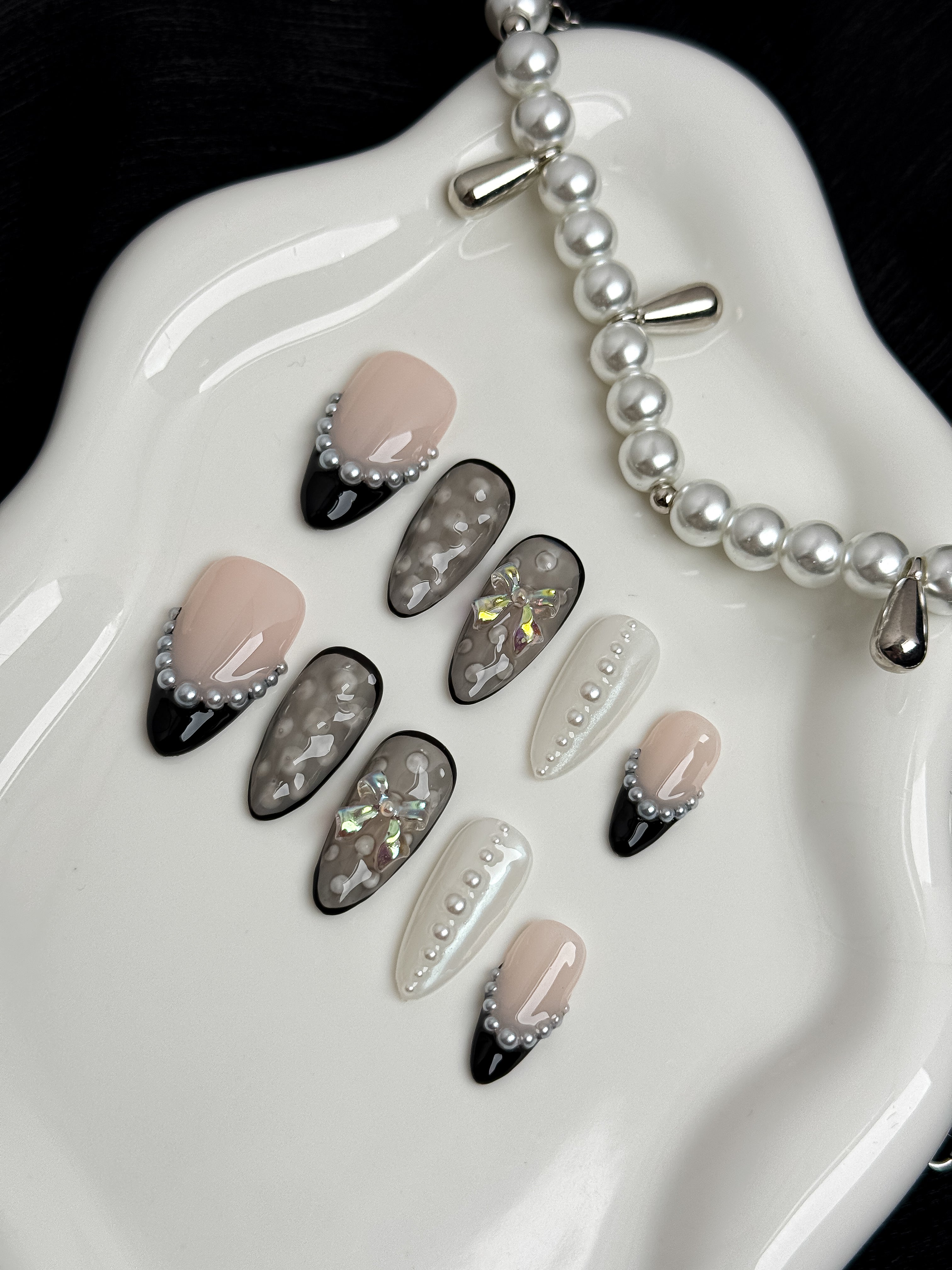 Pearl Noir